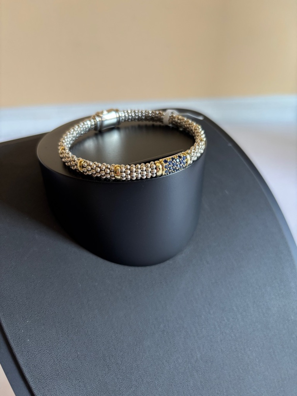 LAGOS SIGNATURE CAVIAR Blue Sapphire Caviar Bracelet | 6mm - Picture 9 of 12